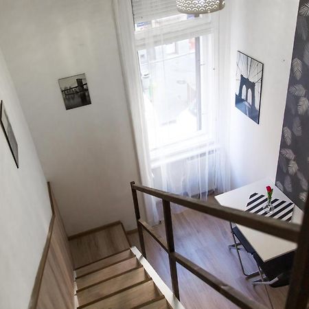 Modern Budget Lofts In The City Centre Budapest Exterior photo
