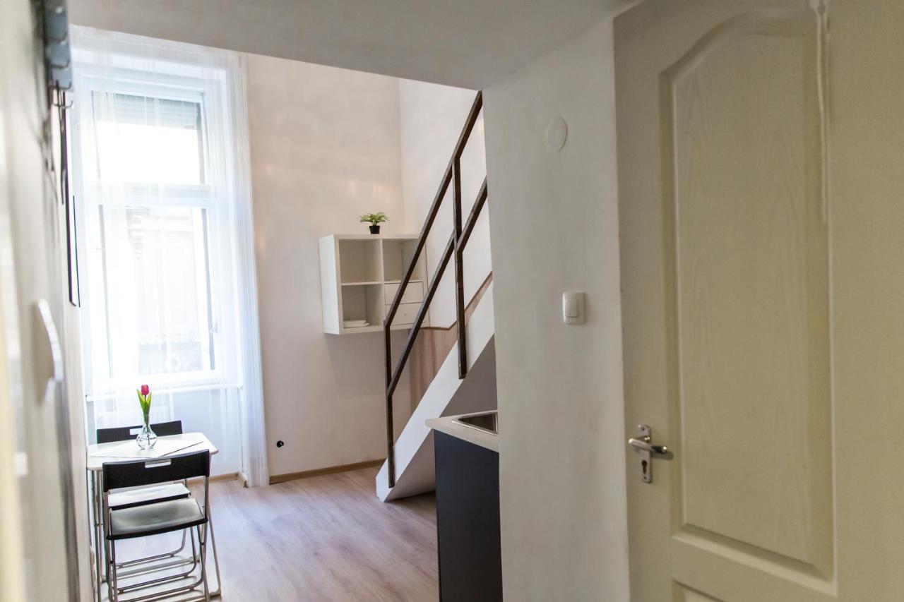 Modern Budget Lofts In The City Centre Budapest Exterior photo
